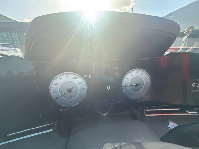 Used 2023 Hyundai Elantra SEL w/ Convenience Package FWD image 10