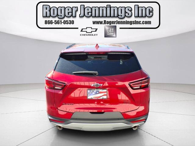 Used 2025 Chevrolet Blazer LT w/ Convenience Package FWD image 4