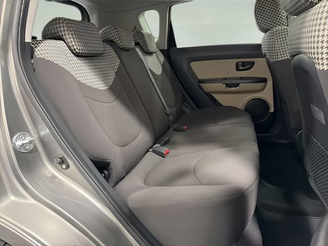 Used 2010 Kia Soul ! FWD image 30