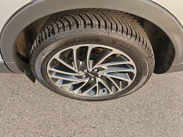 Used 2019 Lincoln Nautilus Reserve w/ Cargo Utility Package AWD/4WD image 16