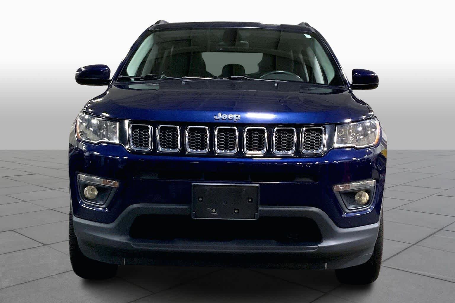 Used 2018 Jeep Compass Latitude w/ Popular Equipment Group AWD/4WD image 4