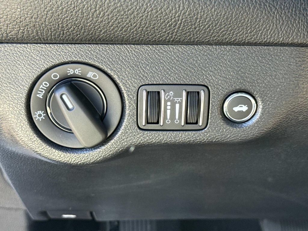 Used 2023 Dodge Challenger SXT AWD/4WD image 19