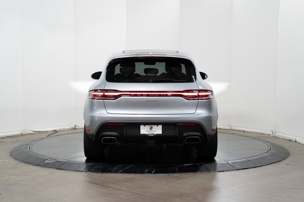 Used 2024 Porsche Macan image 8