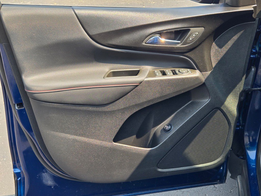 Used 2022 Chevrolet Equinox RS w/ Infotainment Package image 20