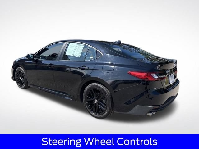 Used 2025 Toyota Camry SE image 5
