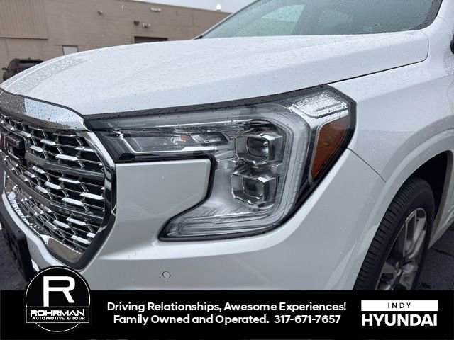Used 2022 GMC Terrain Denali image 2