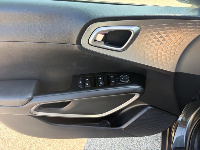 Certified 2024 Kia Soul LX w/ Option Group 015 FWD image 10
