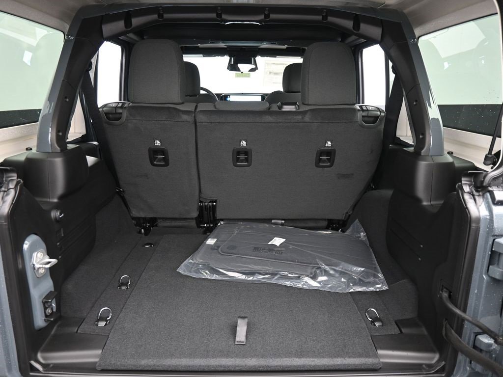 New 2026 Jeep Wrangler Unlimited Rubicon image 13