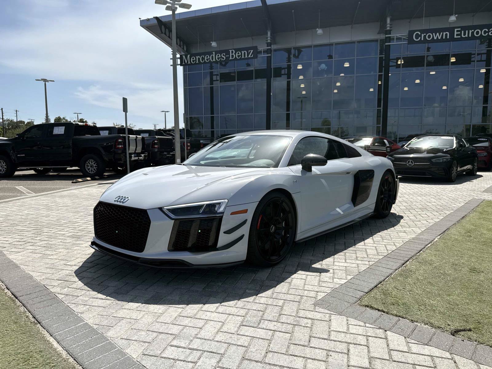 Used 2018 Audi R8 V10 plus AWD/4WD image 2