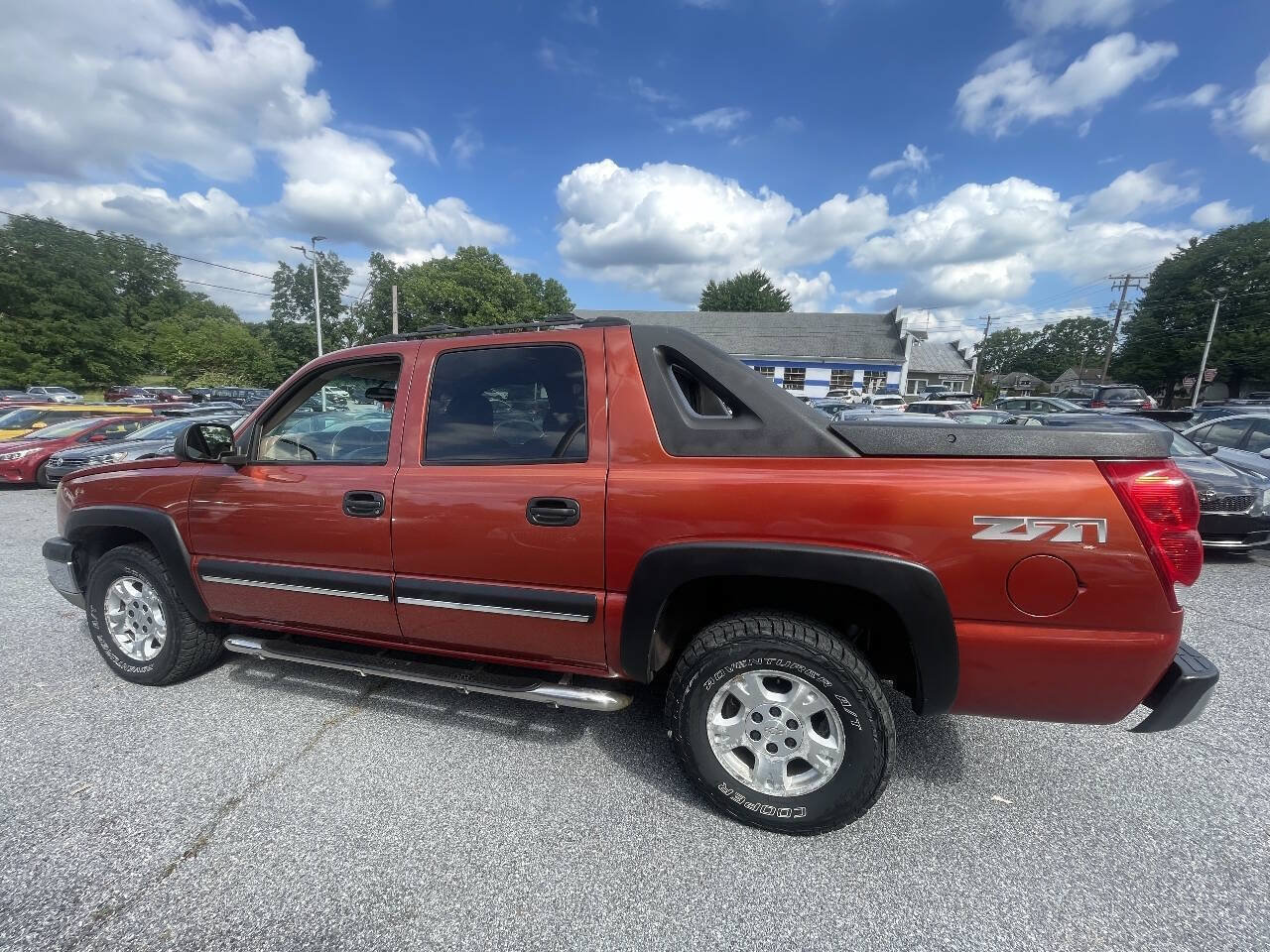 Used 2003 Chevrolet Avalanche 4x4 w/ Suspension Package, Off-Road image 9