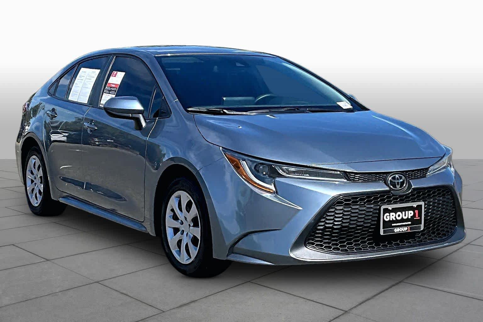 Used 2022 Toyota Corolla LE FWD image 2