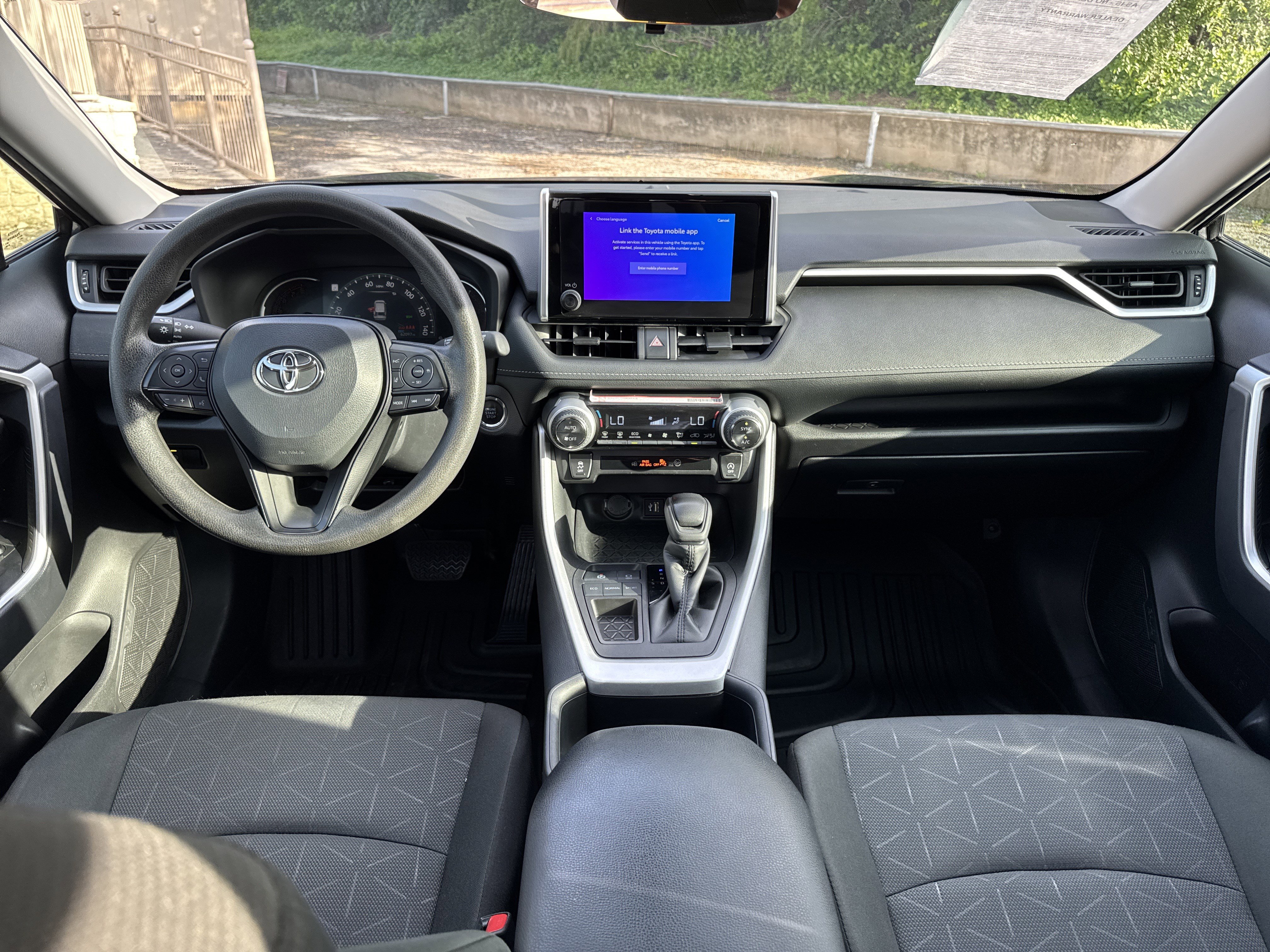 Used 2024 Toyota RAV4 XLE FWD image 10