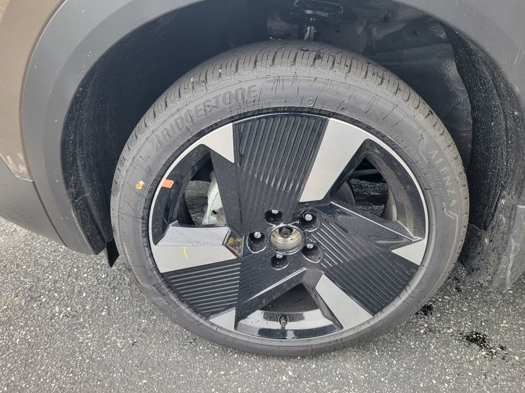 New 2026 Nissan Kicks SR w/ Cold Weather Package image 12