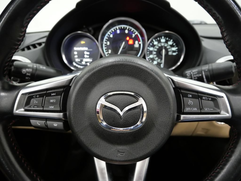 Used 2019 MAZDA MX-5 Miata Grand Touring w/ GT-S Package RWD image 15