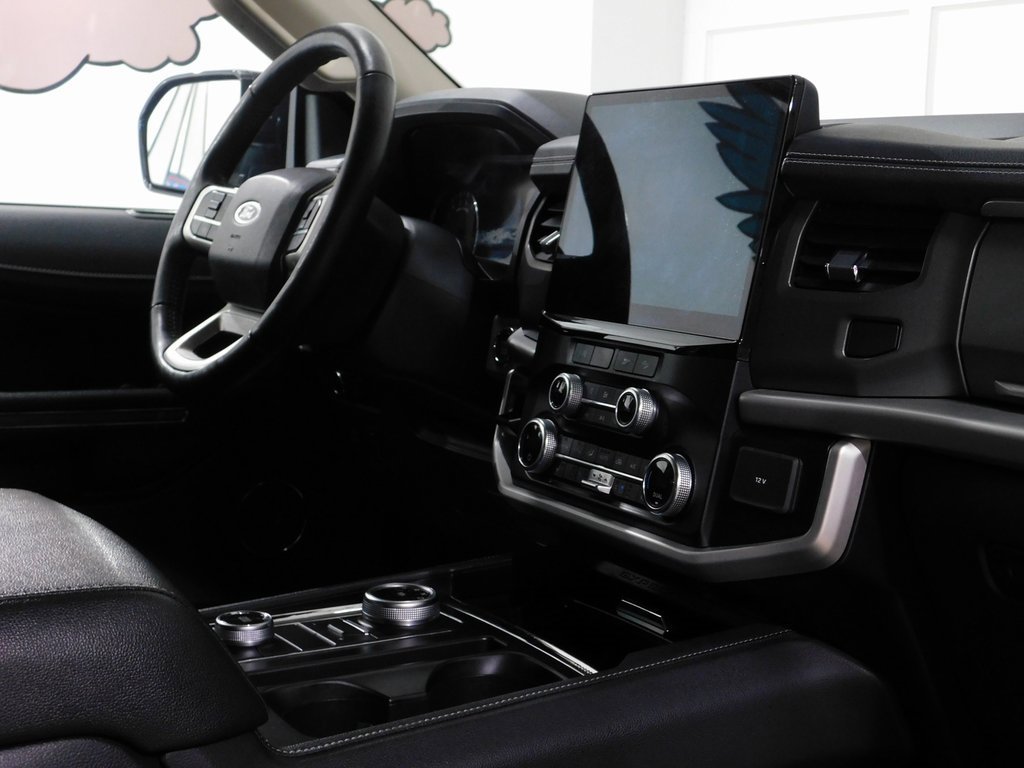 Used 2024 Ford Expedition XLT image 92