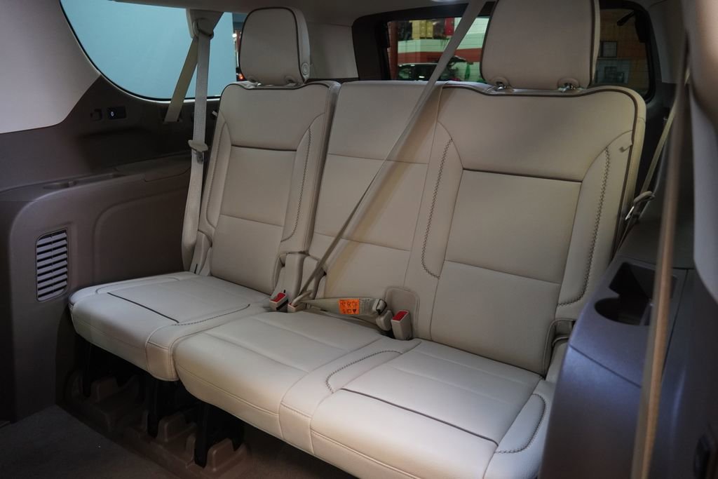 Used 2021 GMC Yukon XL Denali w/ Denali Premium Package AWD/4WD image 23