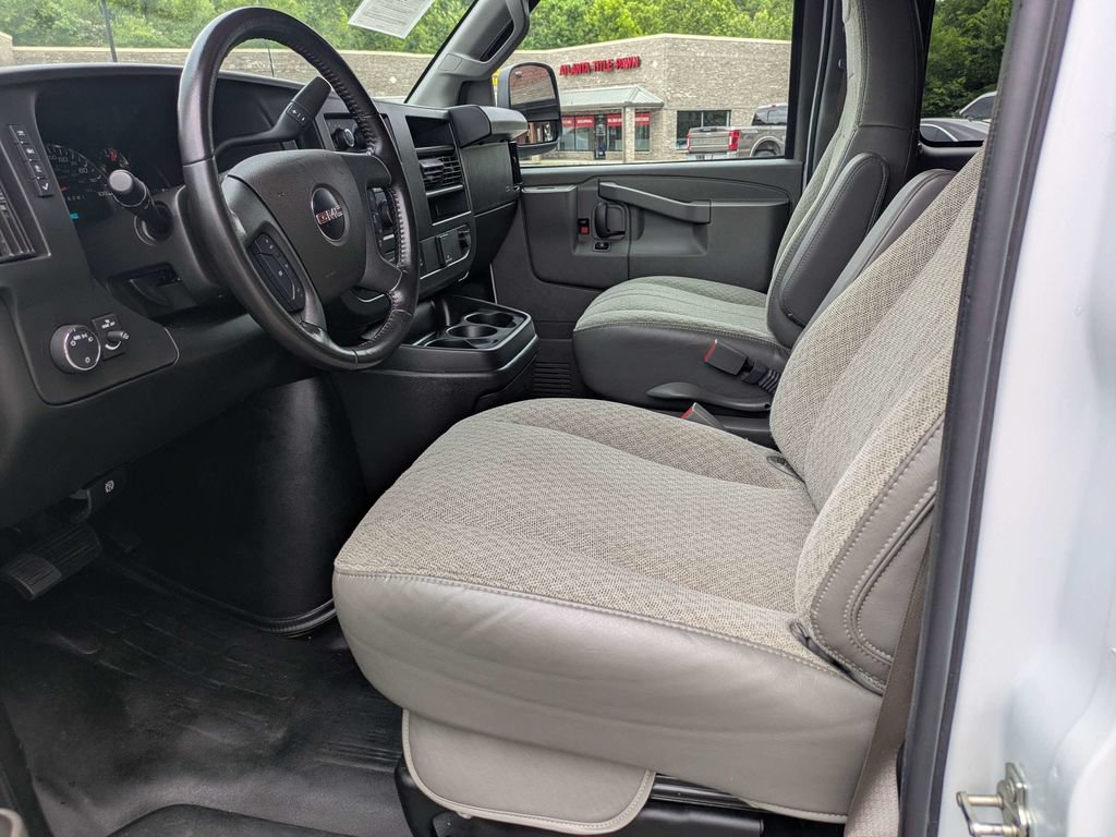 Used 2023 GMC Savana 3500 LS RWD image 18