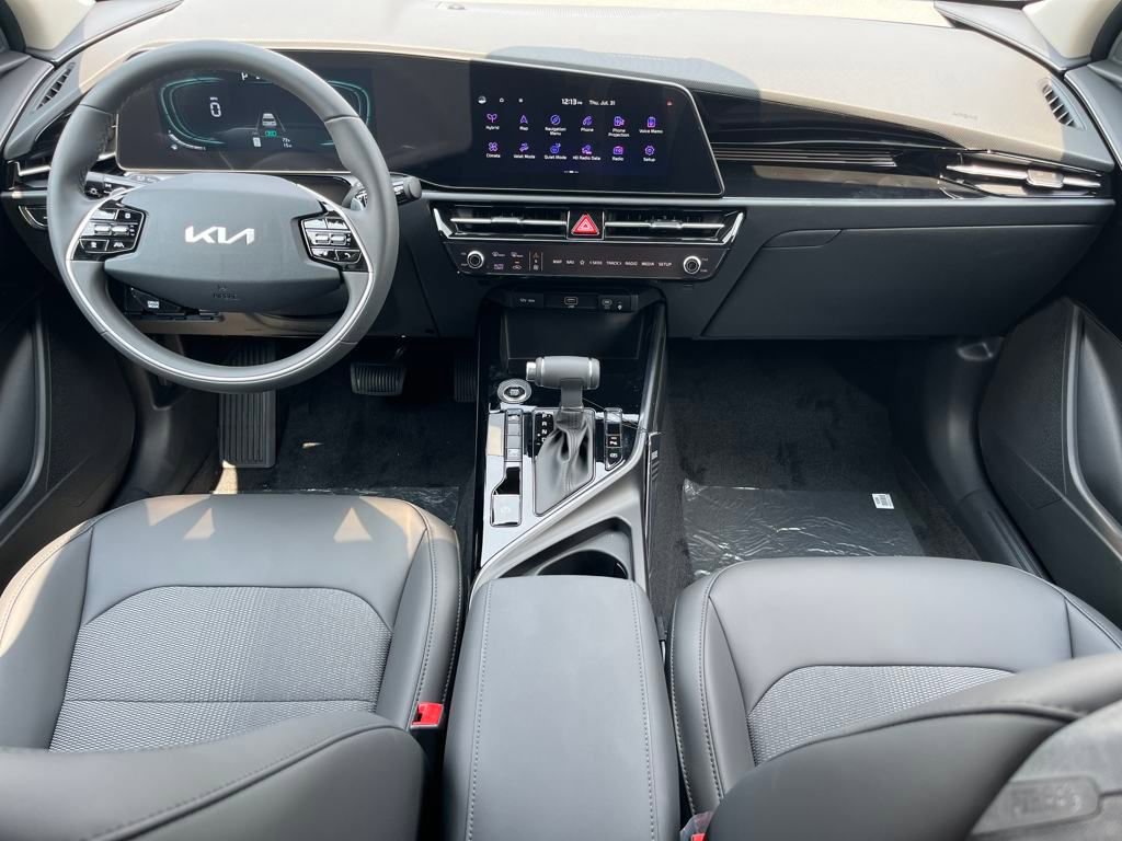 New 2025 Kia Niro EX image 17