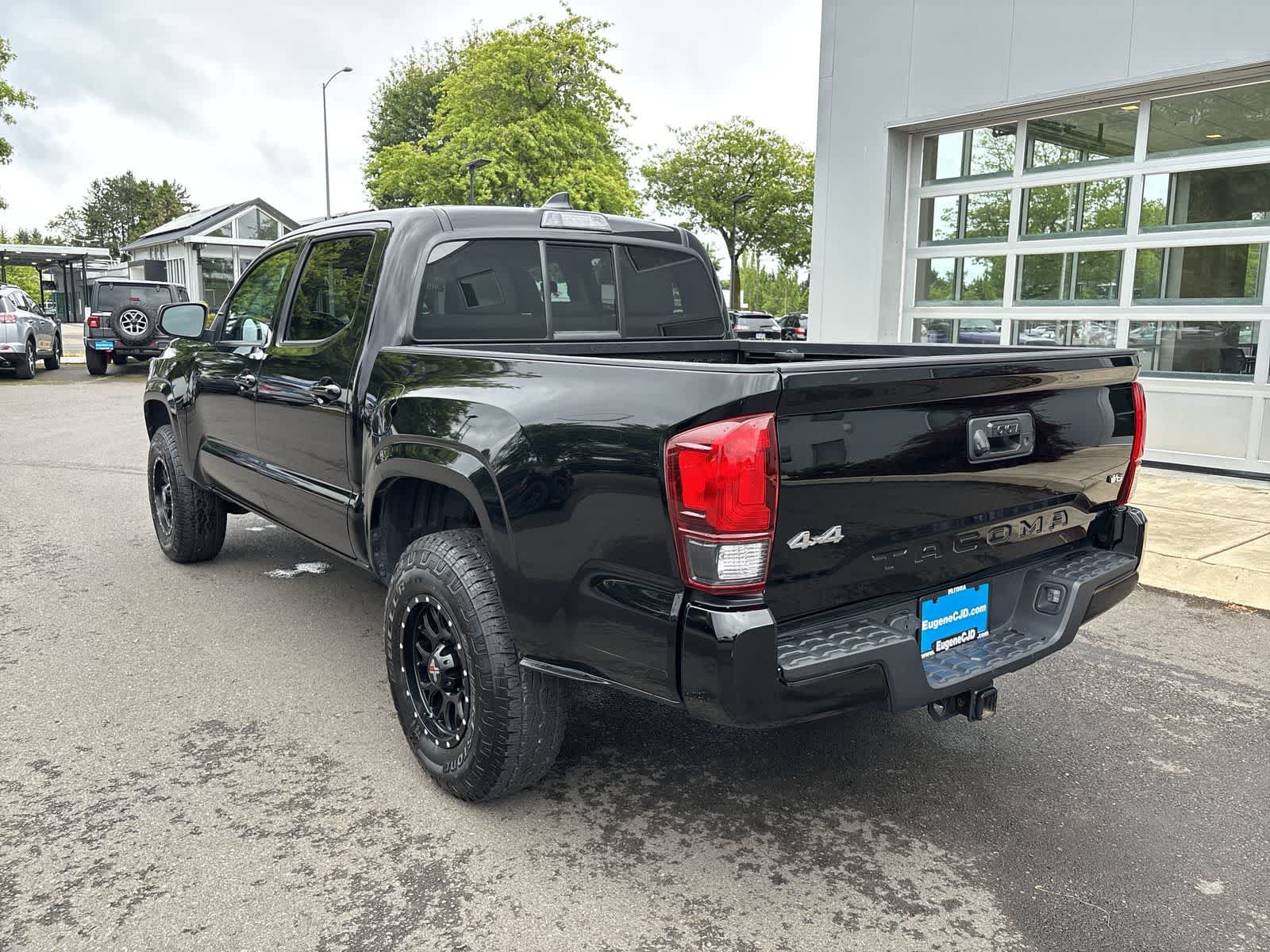 Used 2023 Toyota Tacoma SR AWD/4WD image 3