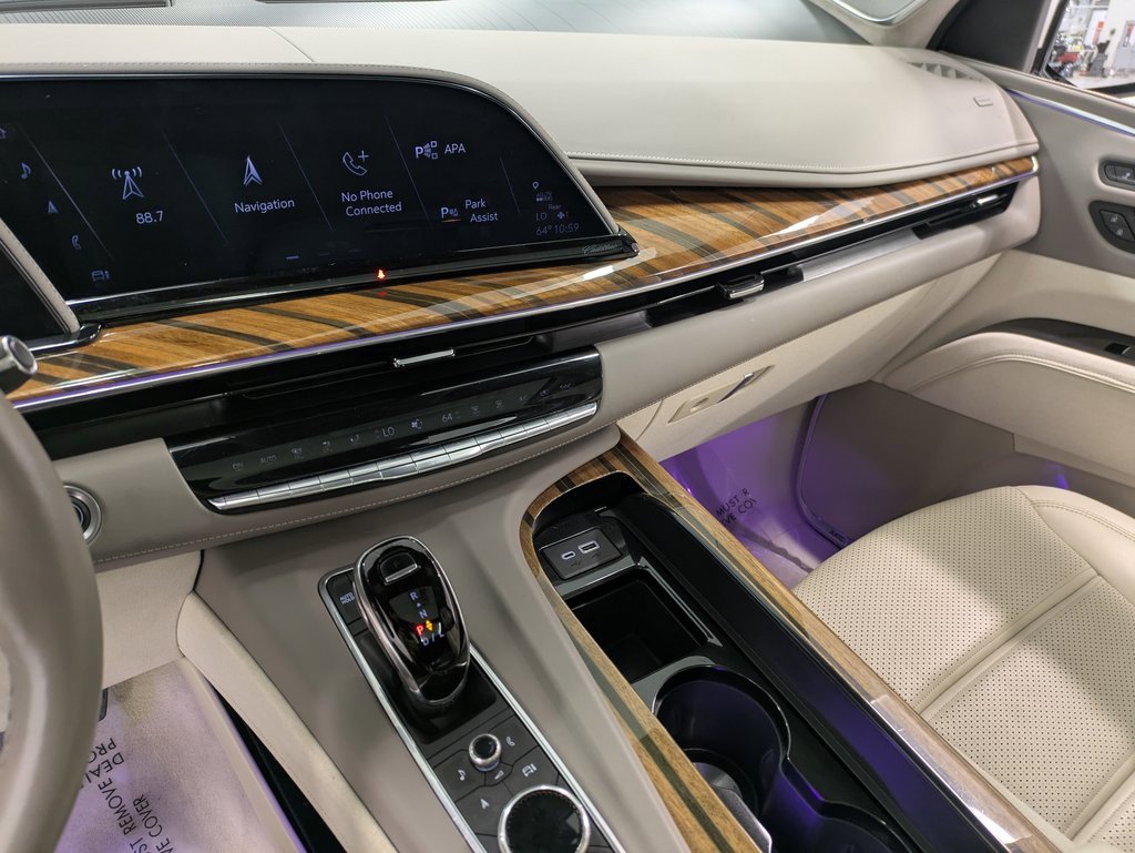 Used 2022 Cadillac Escalade Premium Luxury Platinum image 10