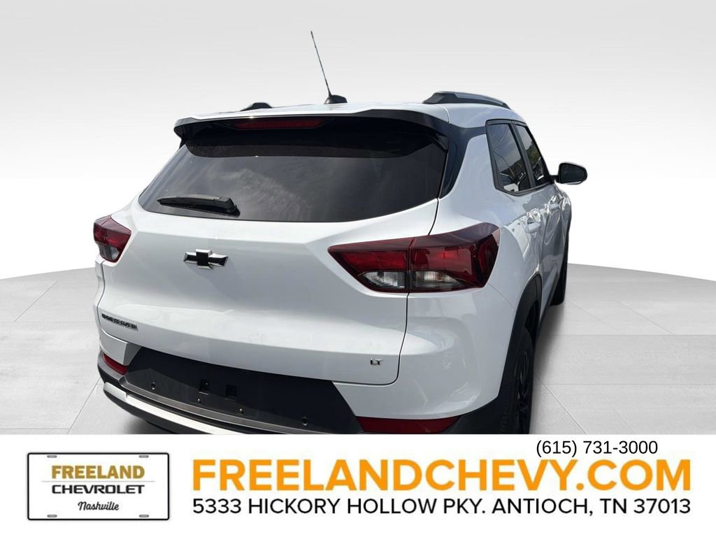 Used 2022 Chevrolet TrailBlazer LT w/ Convenience Package FWD image 3