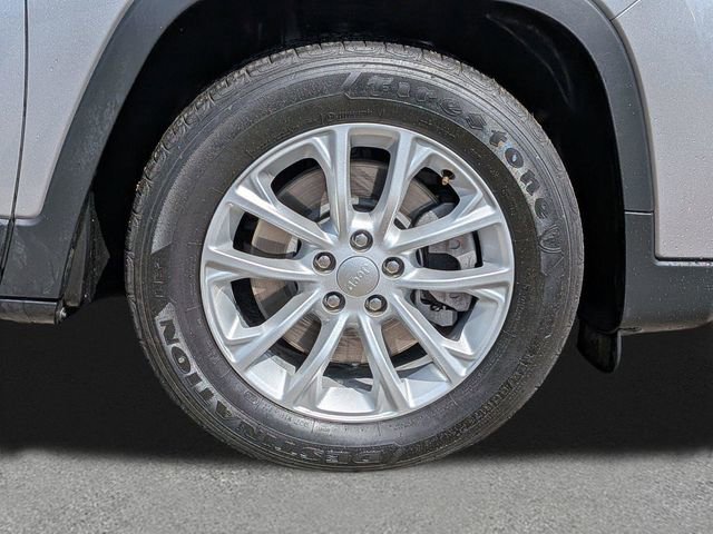 Used 2020 Jeep Cherokee Latitude image 9