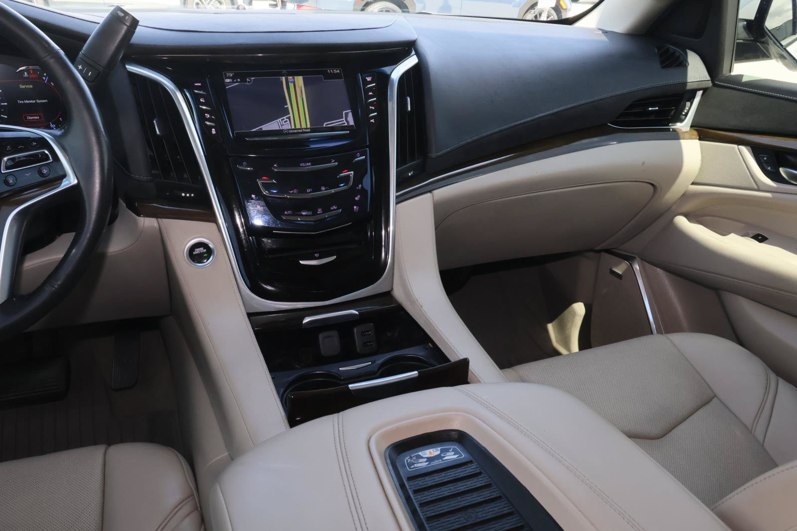 Used 2020 Cadillac Escalade ESV Premium Luxury RWD image 18