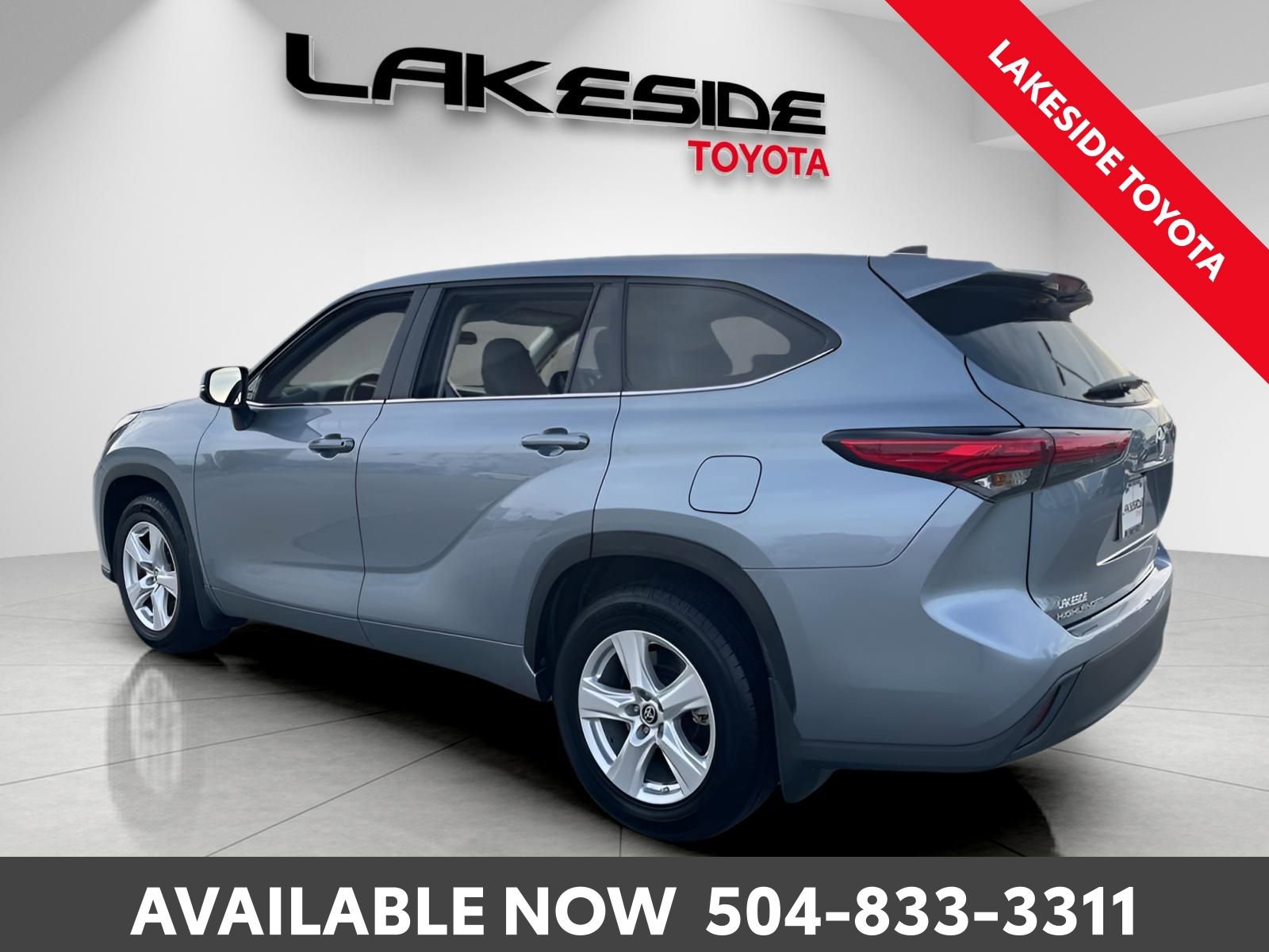 Used 2023 Toyota Highlander LE image 4
