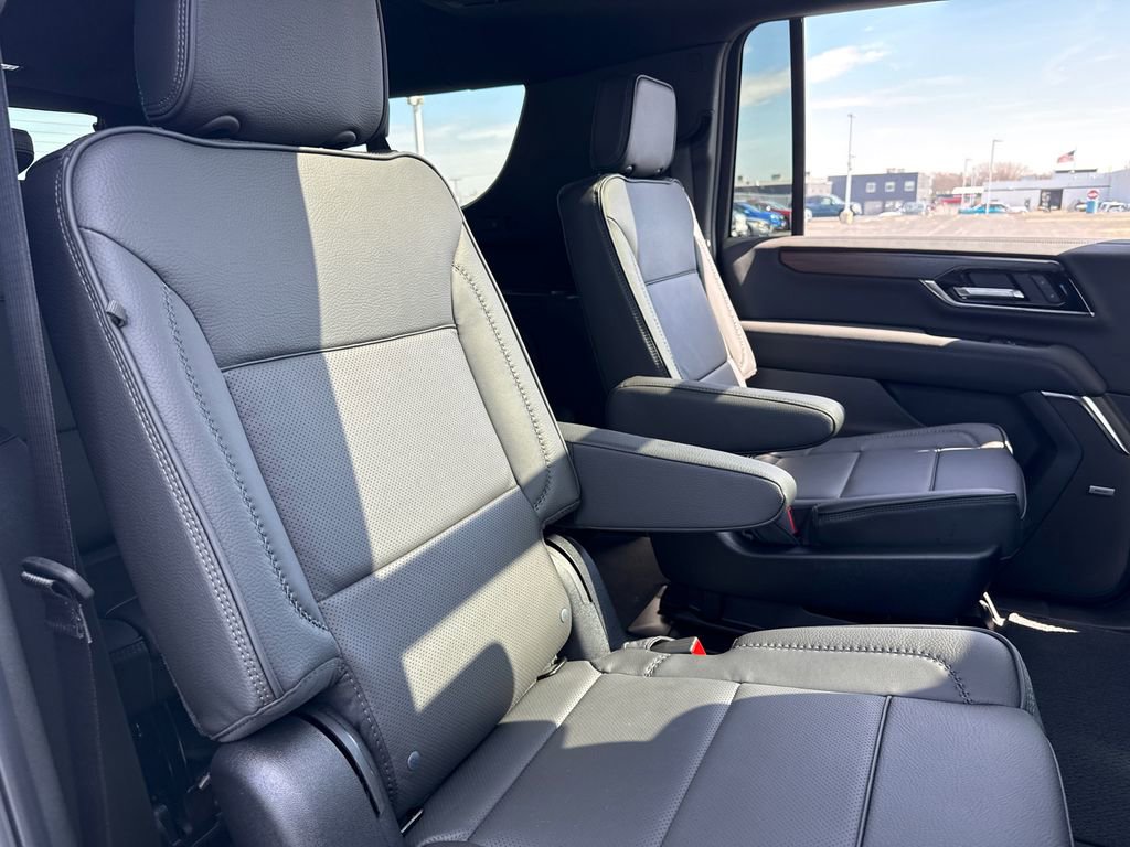 New 2026 GMC Yukon XL Denali w/ Denali Reserve Package image 39