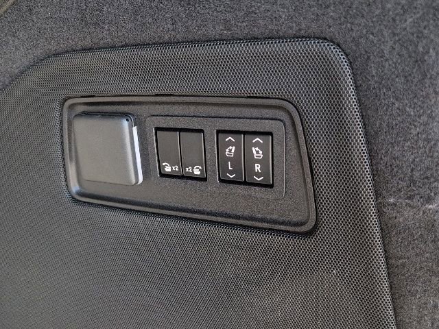Used 2021 Cadillac Escalade Sport Platinum image 13