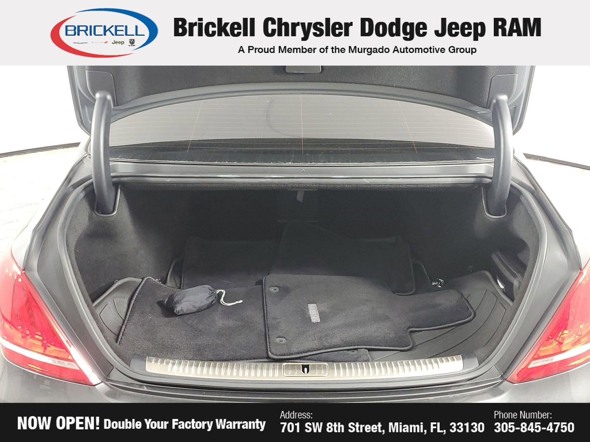 Used 2017 Genesis G90 3.3T Premium RWD image 21