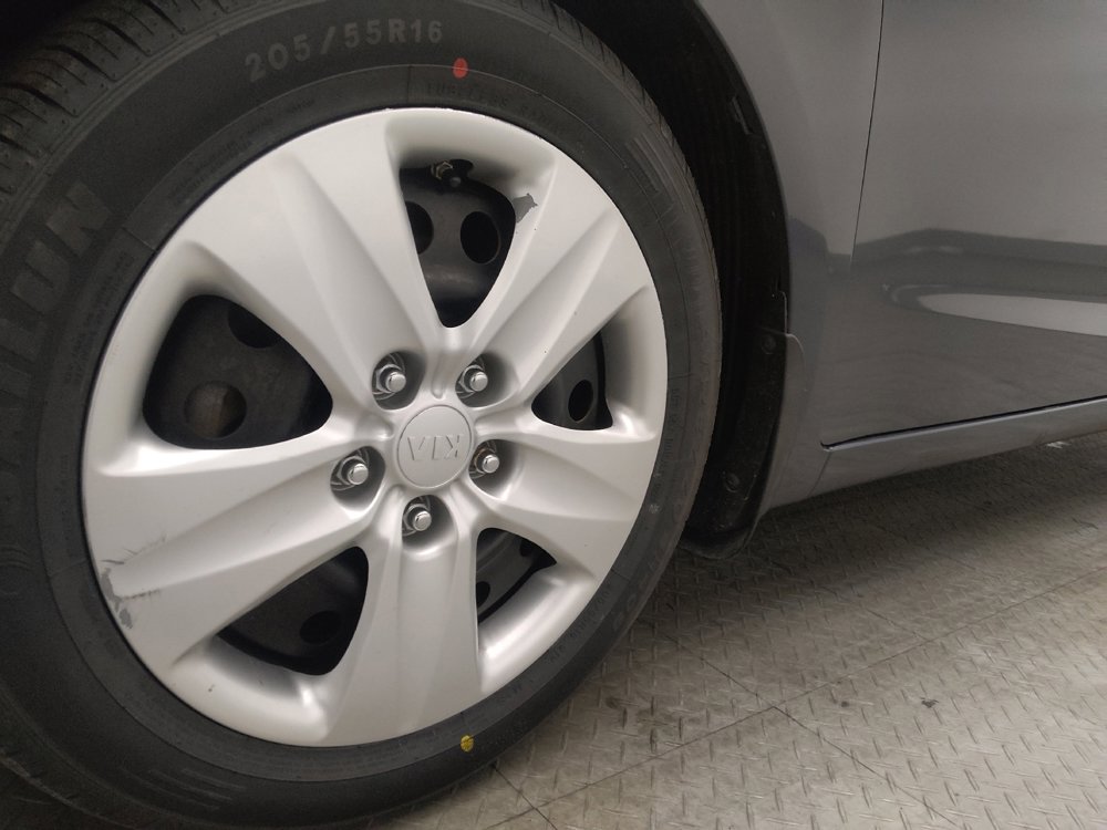 Used 2016 Kia Forte LX image 31