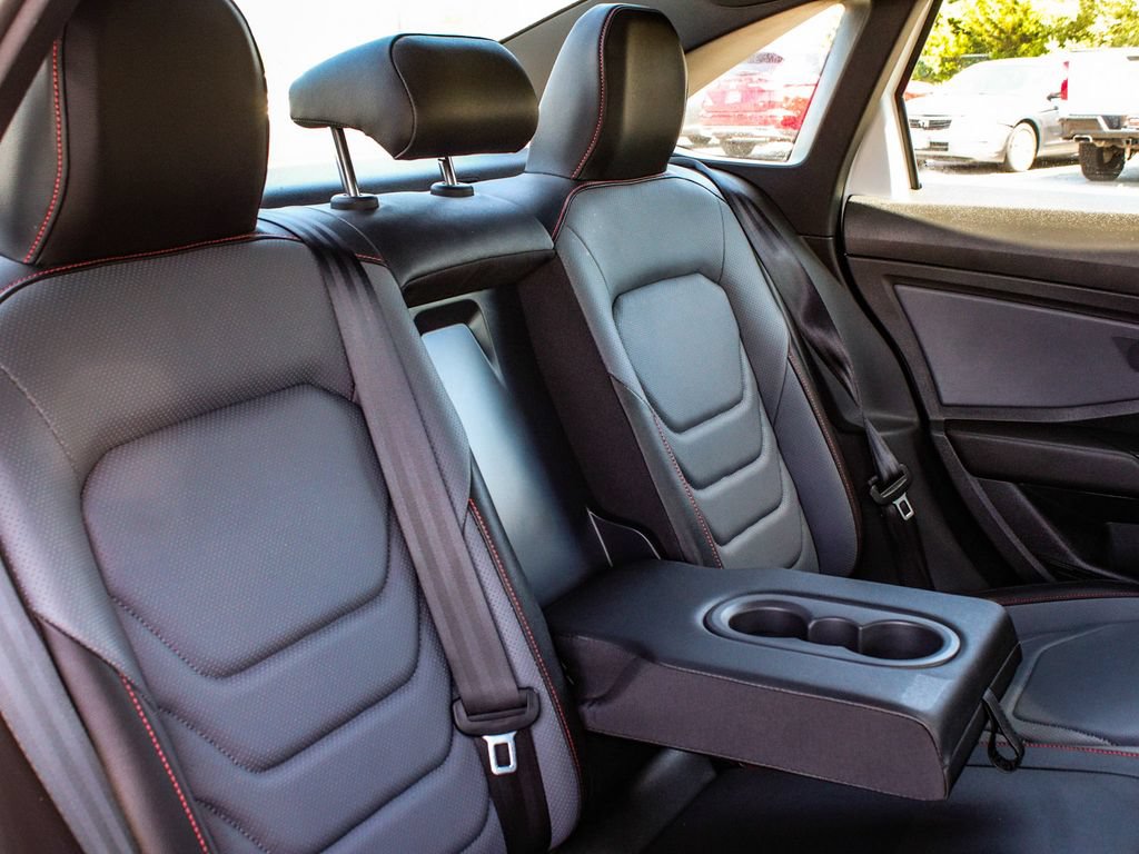 Used 2025 Volkswagen Jetta GLI Autobahn FWD image 37