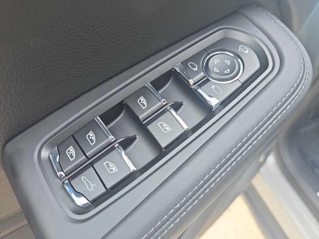 New 2026 Porsche Macan S AWD/4WD image 24