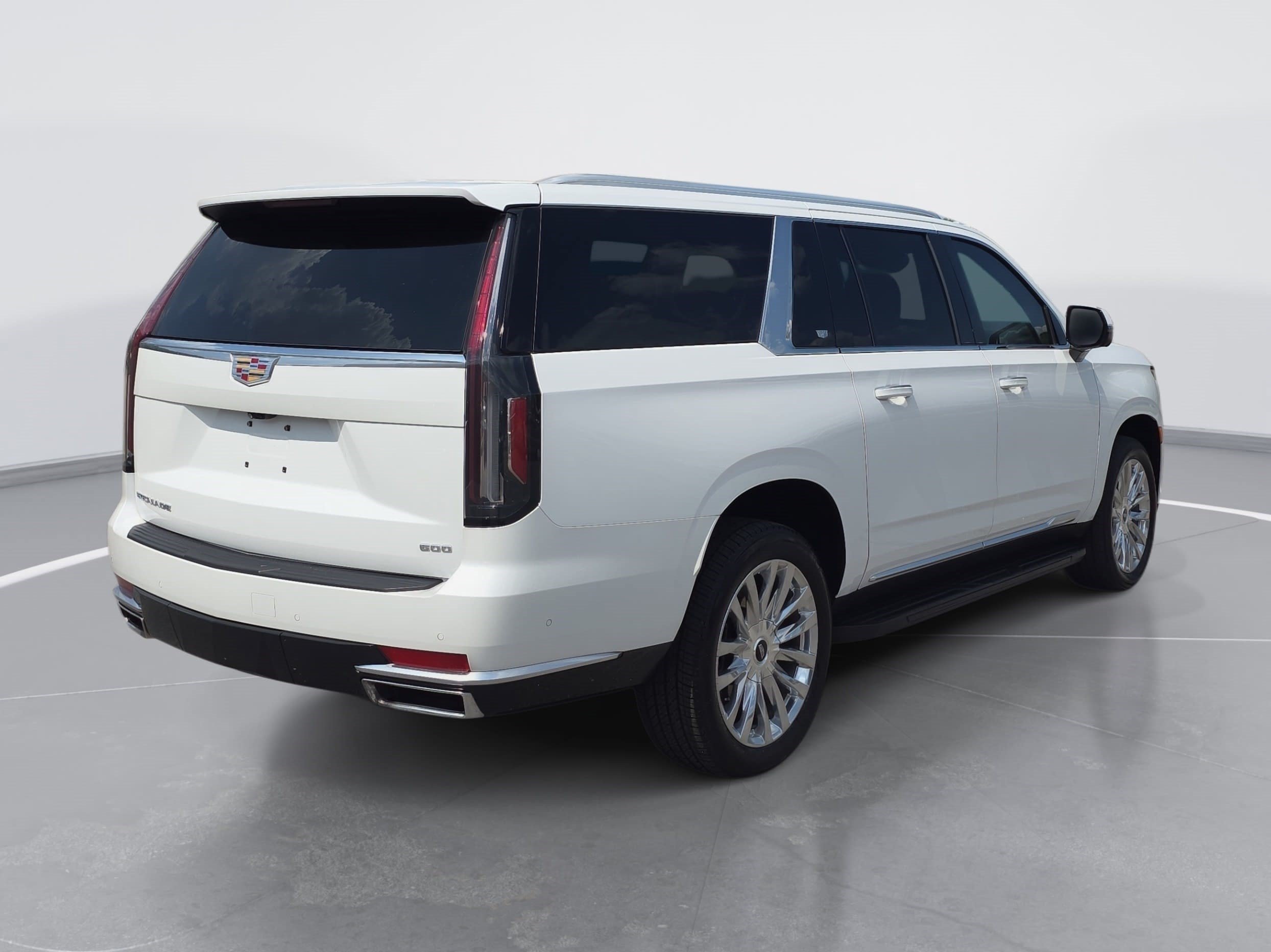 Used 2024 Cadillac Escalade ESV Premium Luxury w/ Performance Package AWD/4WD image 3