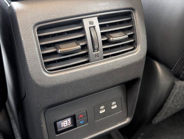 Used 2024 Nissan Rogue SL w/ SL Premium Package FWD image 18