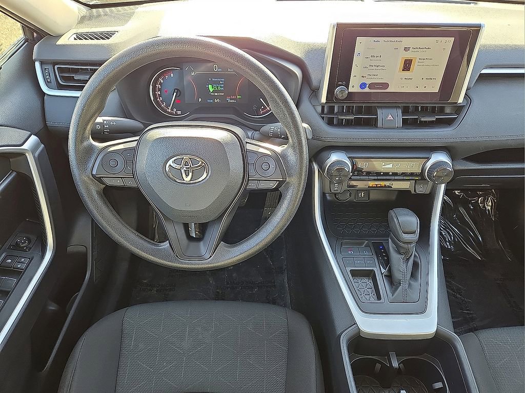 Used 2025 Toyota RAV4 XLE image 18
