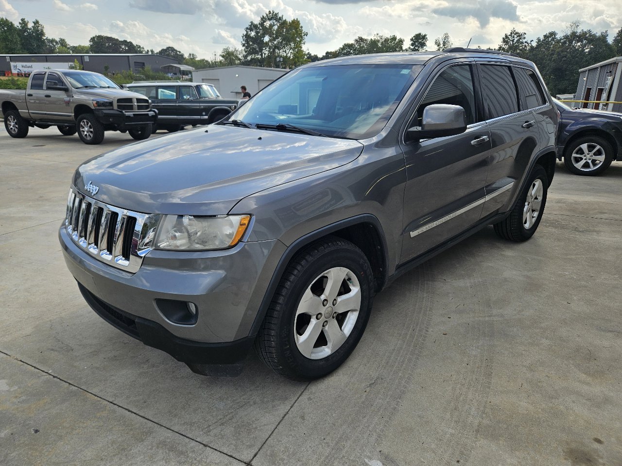Used 2013 Jeep Grand Cherokee Laredo image 3