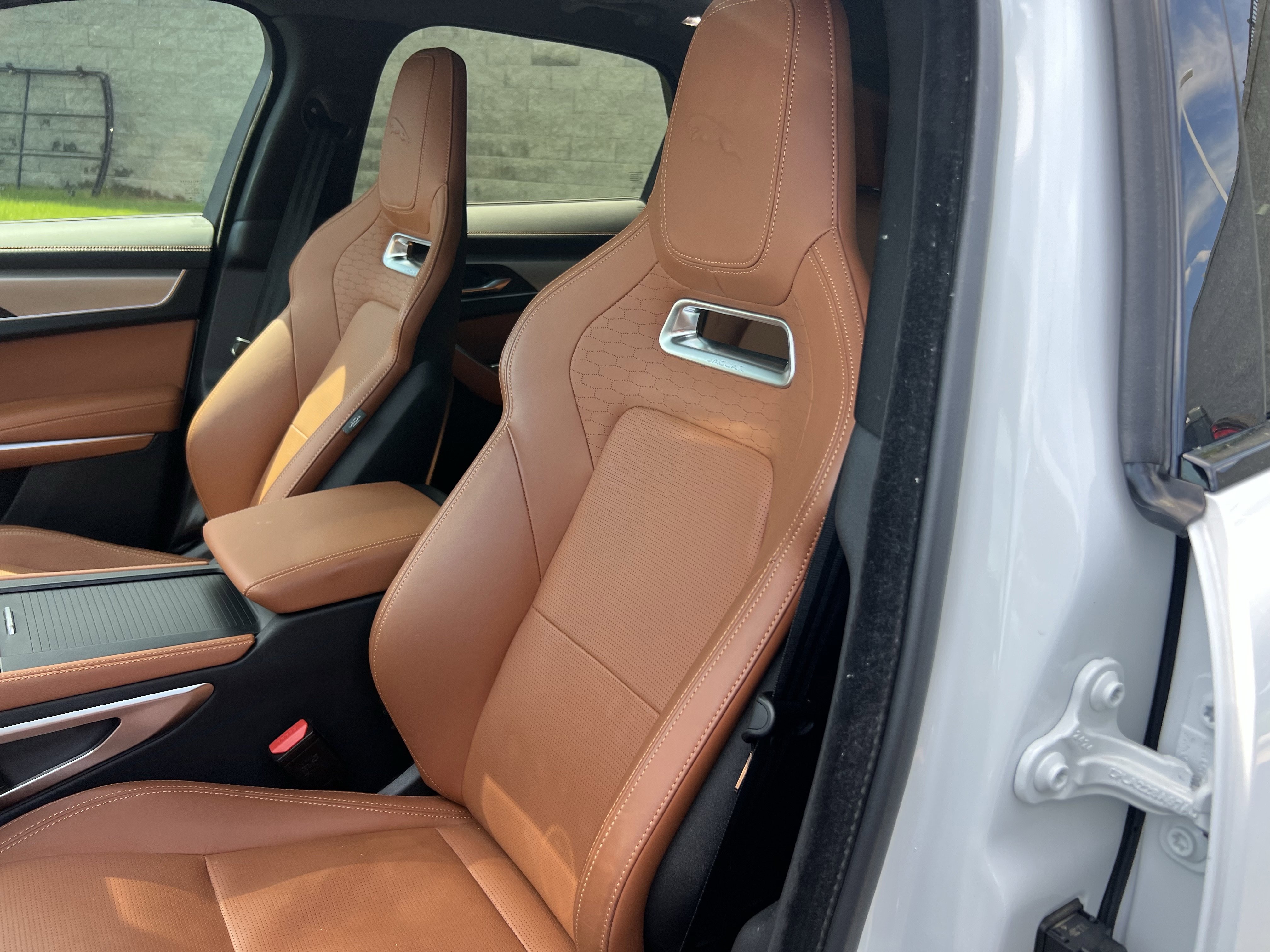 Used 2026 Jaguar F-PACE R-Dynamic S AWD/4WD image 16