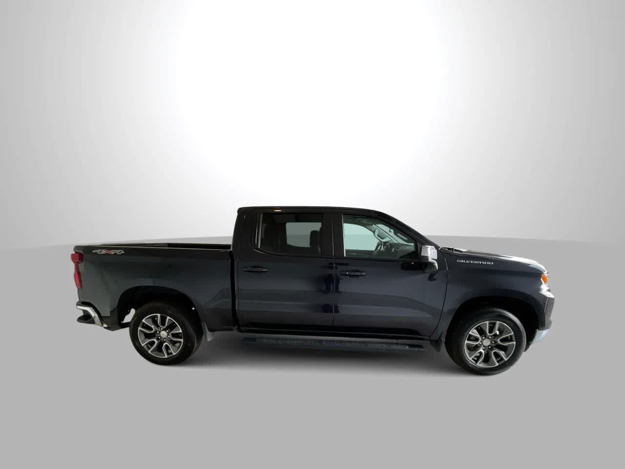Used 2022 Chevrolet Silverado 1500 LT AWD/4WD image 9