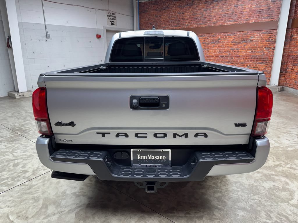 Used 2023 Toyota Tacoma SR5 w/ Technology Package AWD/4WD image 4