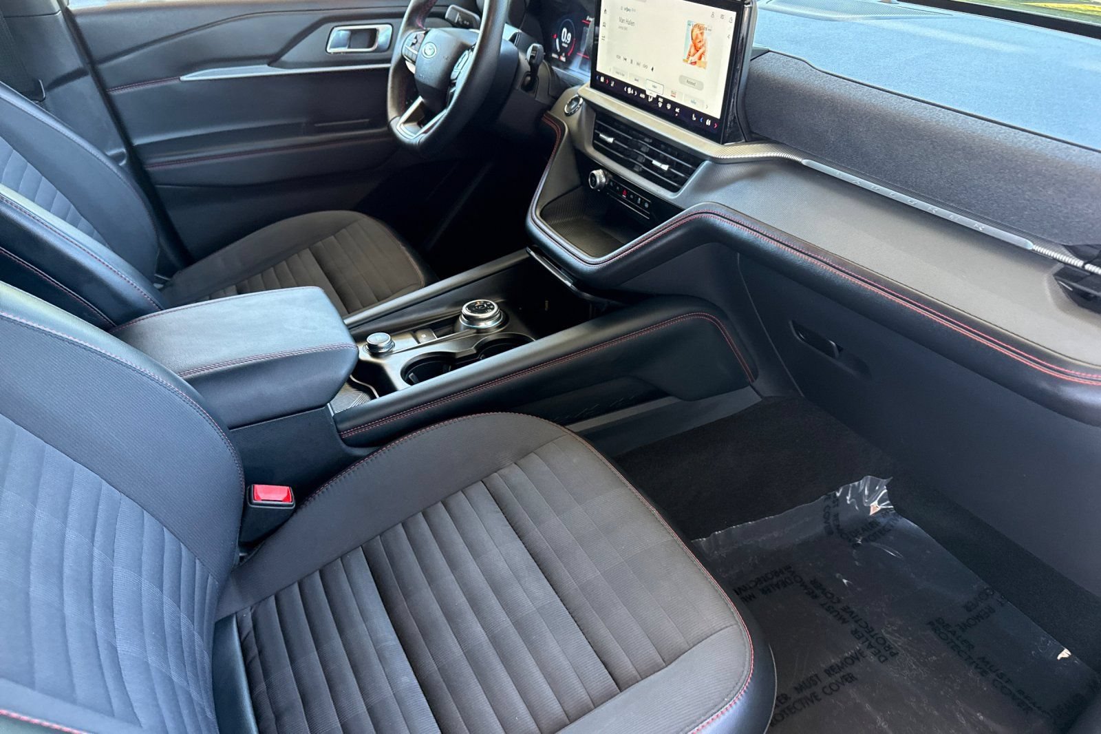 Used 2025 Ford Explorer ST-Line AWD/4WD image 26