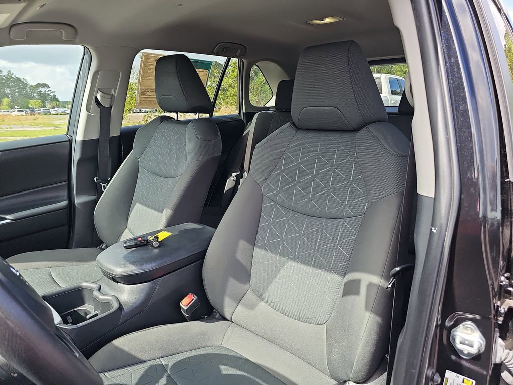 Used 2023 Toyota RAV4 XLE FWD image 19