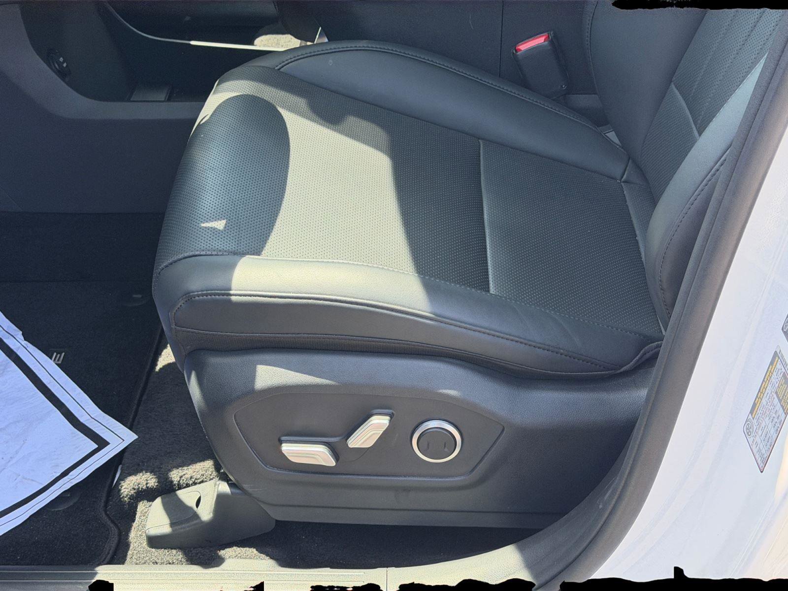 Used 2025 Hyundai Santa Fe XRT AWD/4WD image 25