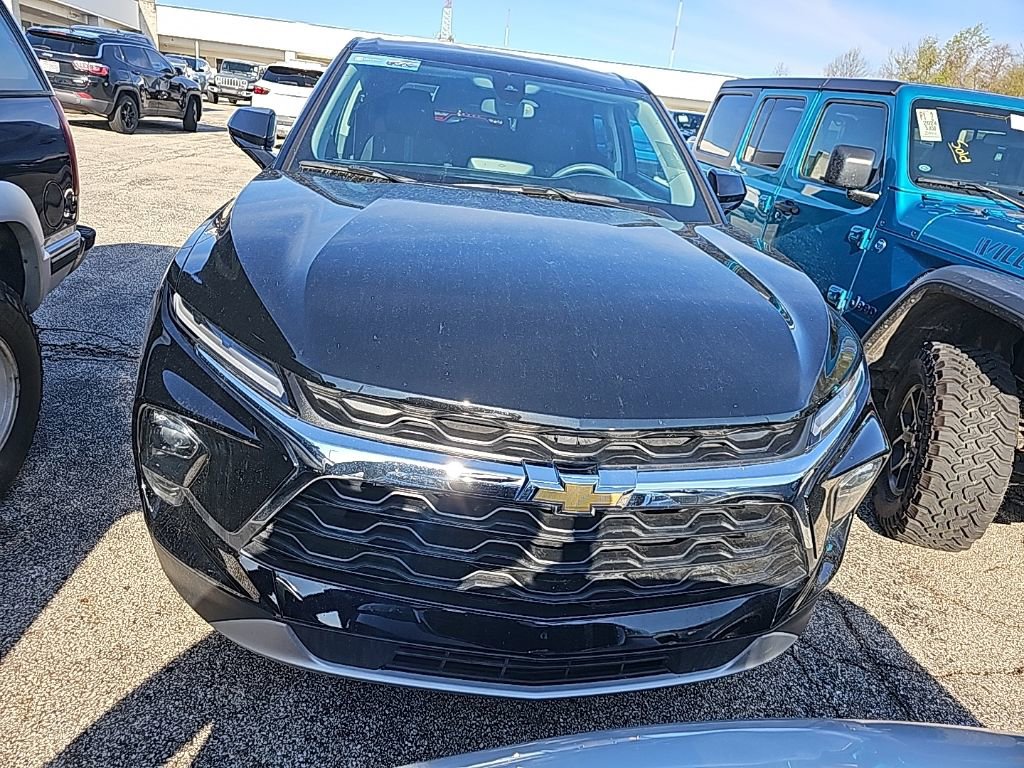 Used 2024 Chevrolet Blazer LT w/ Driver Confidence Package FWD image 2