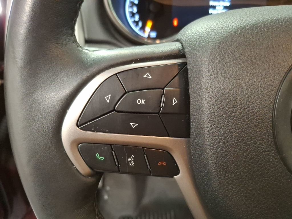 Used 2018 Jeep Grand Cherokee Altitude image 21