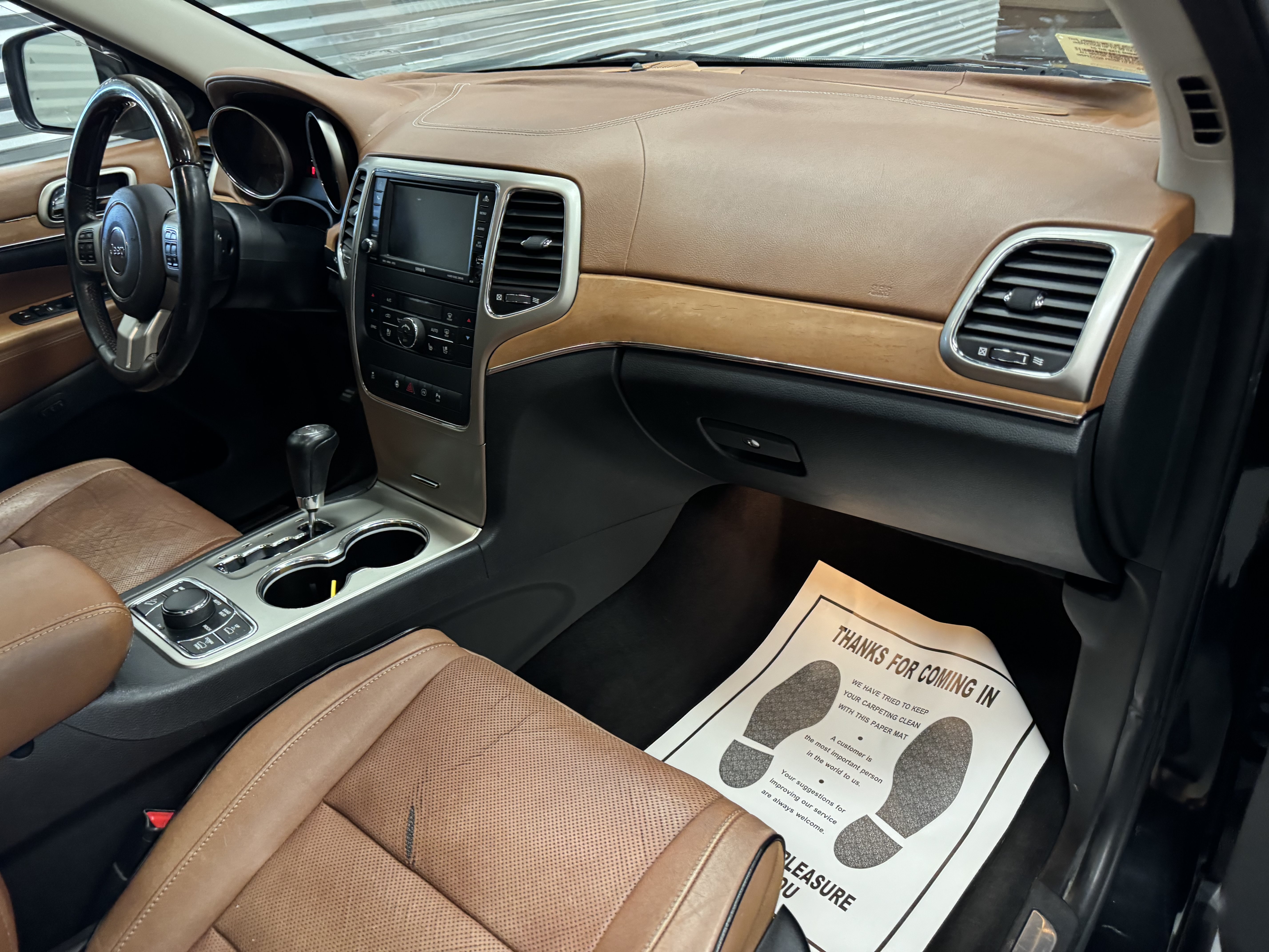 Used 2011 Jeep Grand Cherokee Overland Summit AWD/4WD image 15