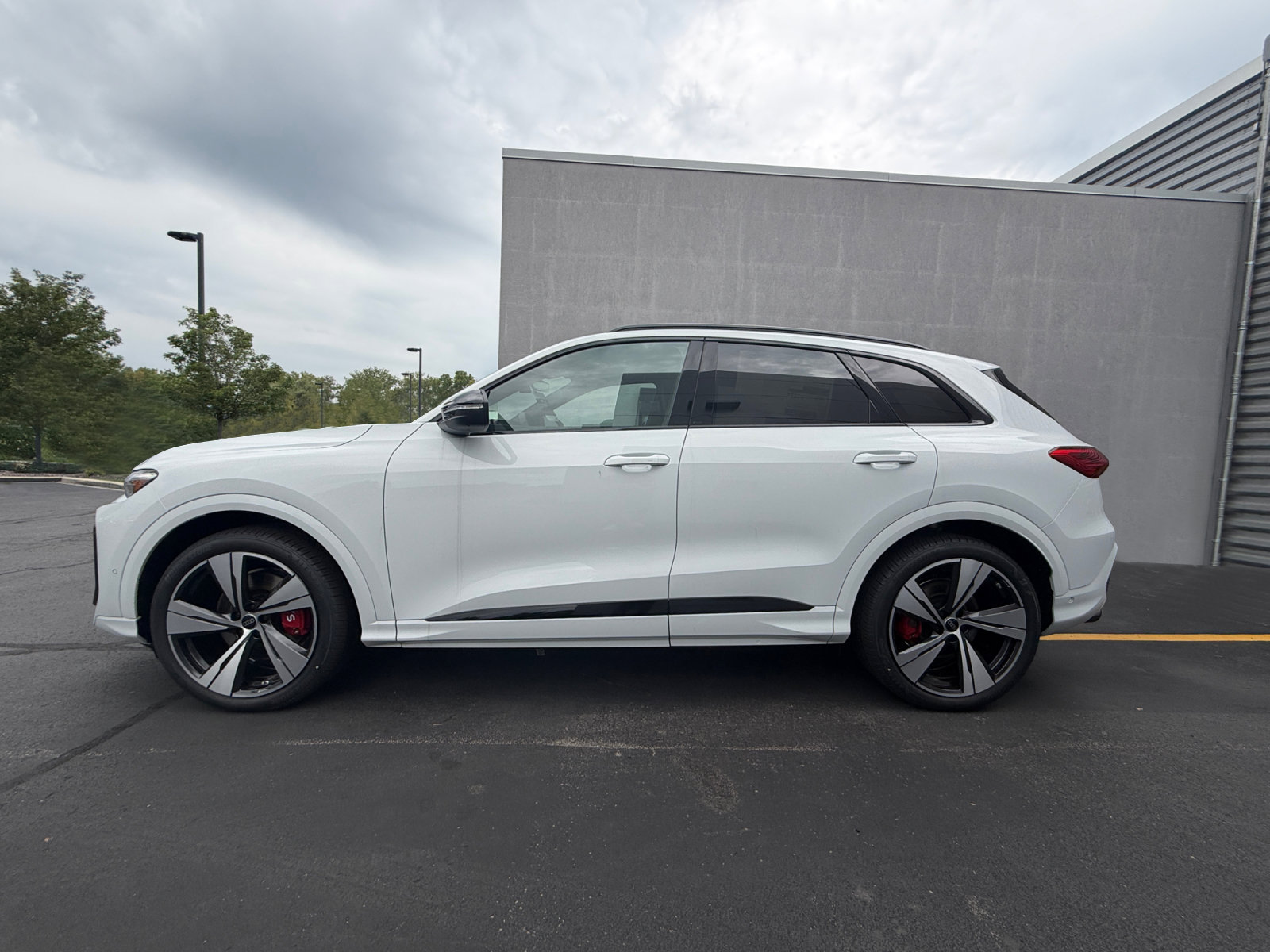 New 2026 Audi SQ5 Premium Plus AWD/4WD image 2