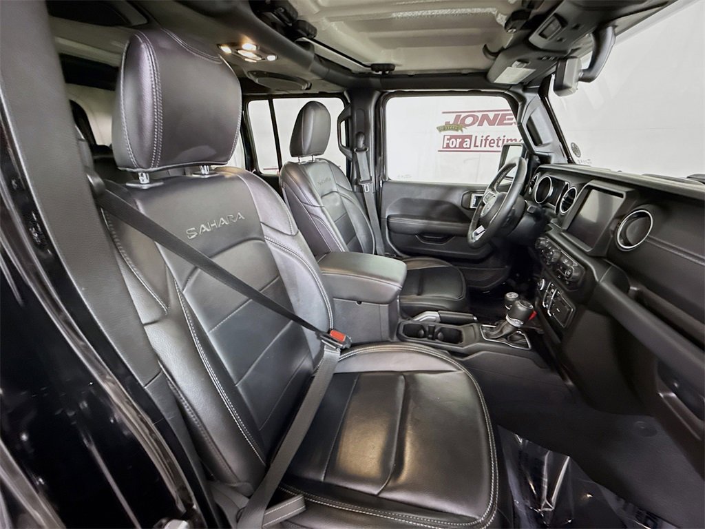 Used 2022 Jeep Wrangler Unlimited Sahara w/ Cold Weather Group image 30
