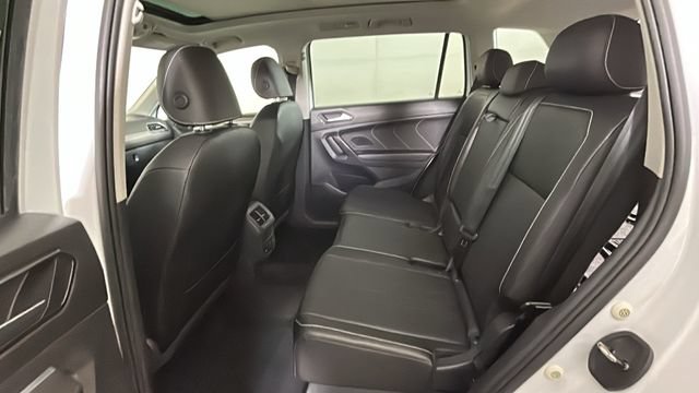 Used 2022 Volkswagen Tiguan SE AWD/4WD image 26